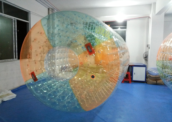 China Bunter Wasser-Rollen-Ball 0.8mm PVCs aufblasbarer für Meerwasser-Park im Freien fournisseur